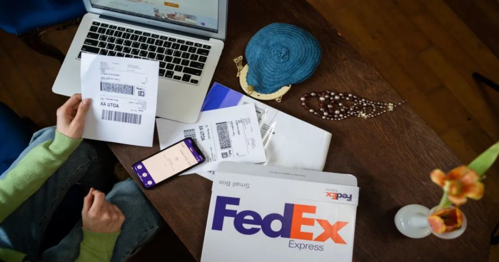 我可以用联邦快递托运出口液体/粉末状或化工类物品吗？